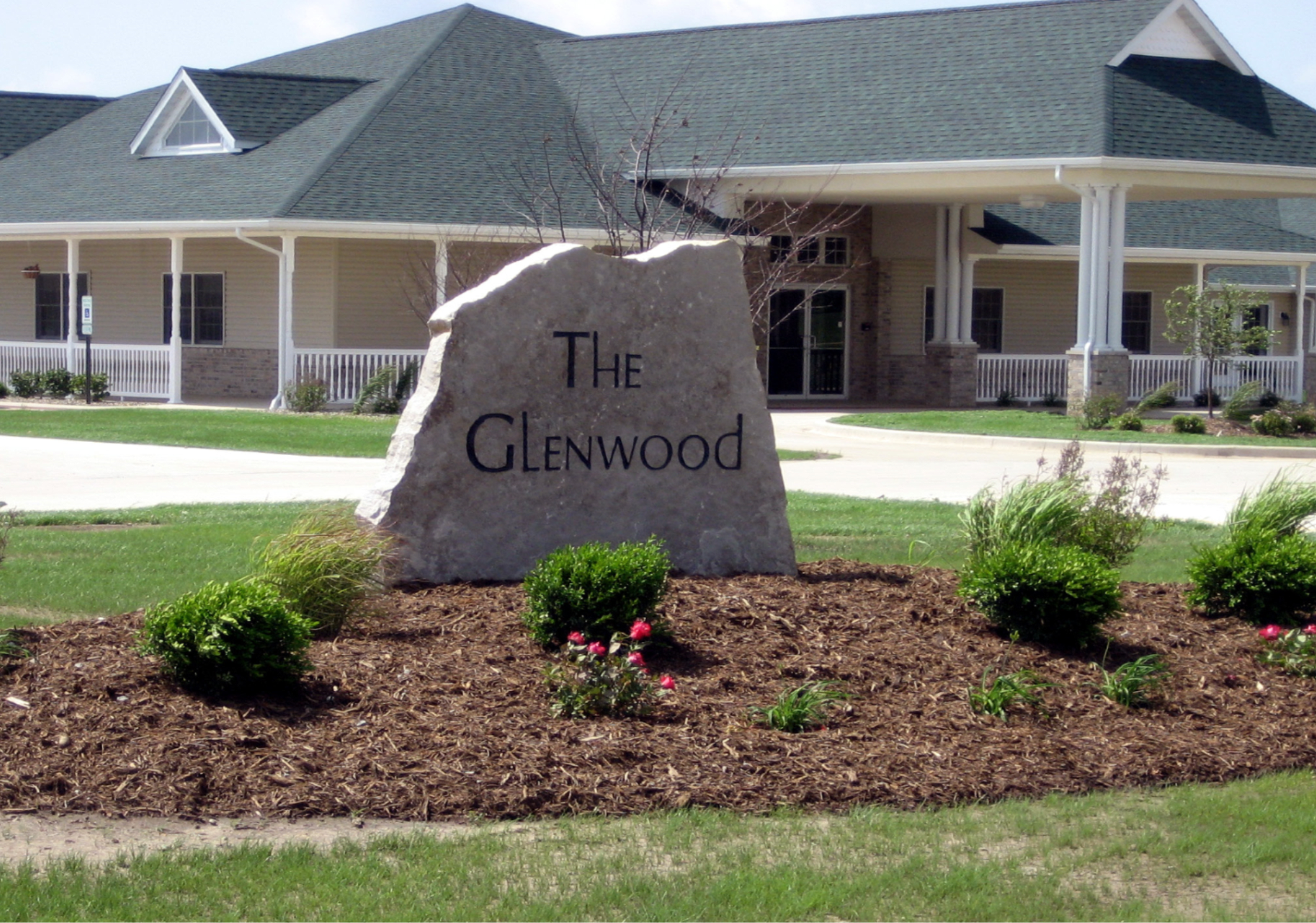 The Glenwood Supportive Living of Effingham community exterior