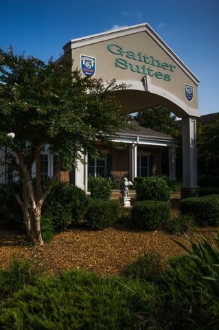 Gaither Suites At West Park Assisted Living and Personal Care Home community entrance